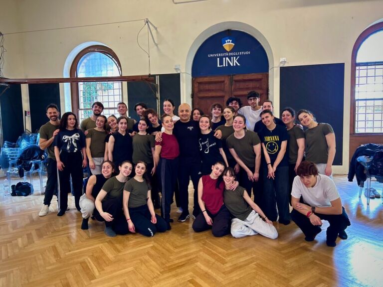 Workshop Pratiche di danza nello spazio urbano. DanTe - Danze di Terra