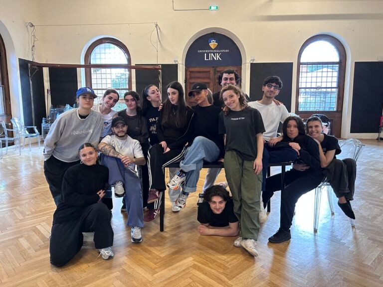 Workshop Pratiche di danza nello spazio urbano. DanTe - Danze di Terra